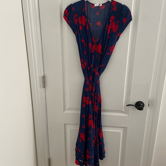 Flower Midi Wrap Dress - Picture 4 of 4